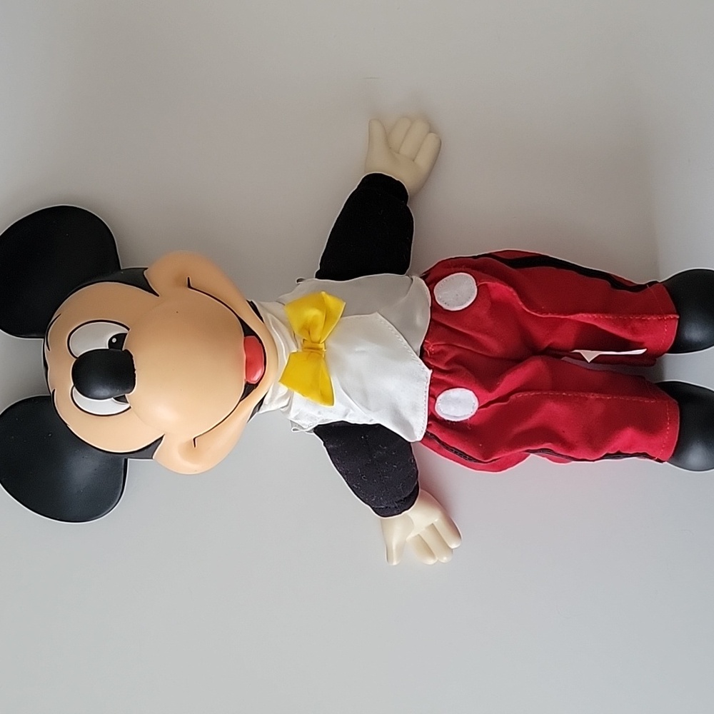 Mickey Mouse - Picture 2 of 9